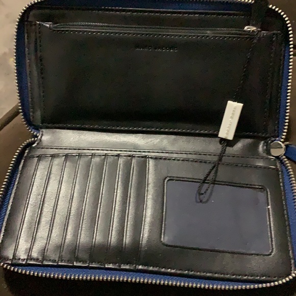 Marc Jacobs Wallet - Picture 3 of 4